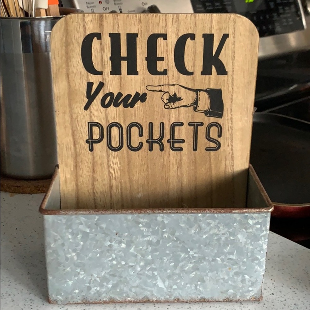 Laundry organizer/pocket collection